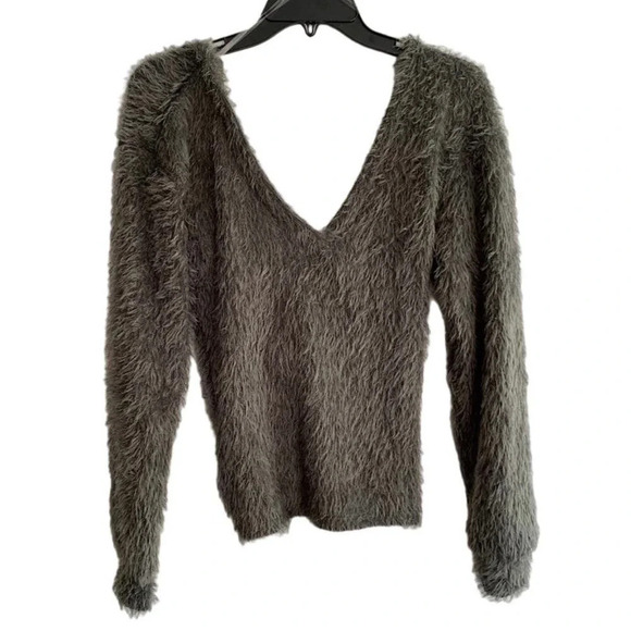 NEW Lush Women's Size Large Gray Fuzzy Eyelash Back Knot Detail Sweater - Picture 2 of 5